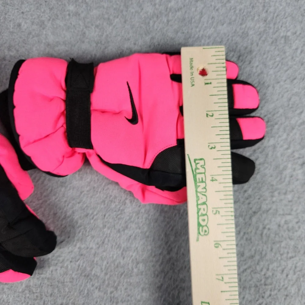 Nike Winter Gloves Youth Neon Pink Black Insulated Sporty Grip Warm Winter Logo